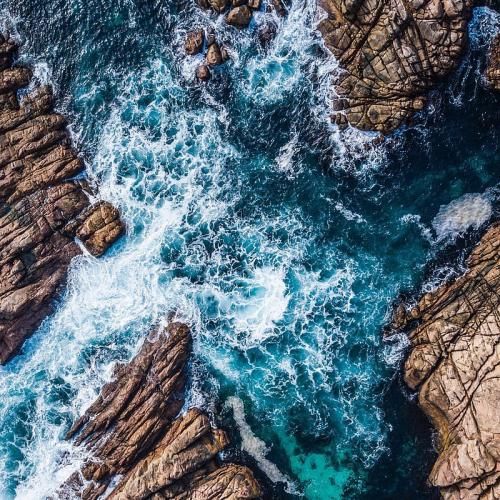 آهنگ هنوز خیابونا قلابه میکشمت صلابم هنوز بیتام سنده 