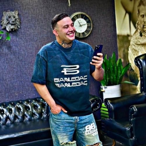 دانلود آهنگ علی احمدیانی بنام عشق آسمانی درد بی درمان روان گردانه