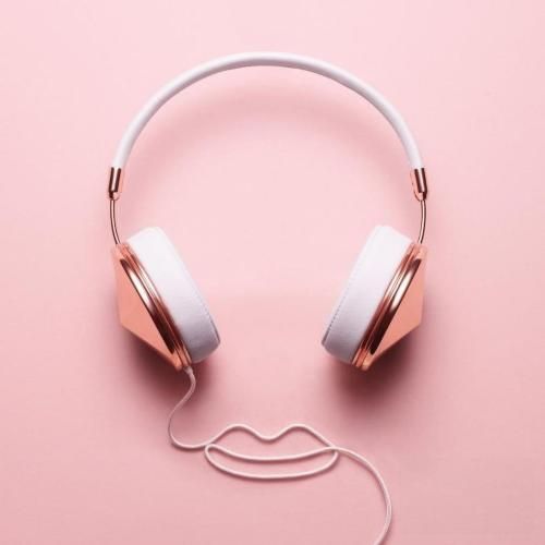 دانلود آهنگ هوا داره روشن میشه کاشکی بودم من الان پیشت